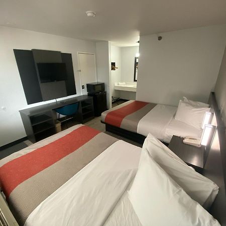 Motel 6-Windsor Locks, Ct - Hartford Eksteriør billede