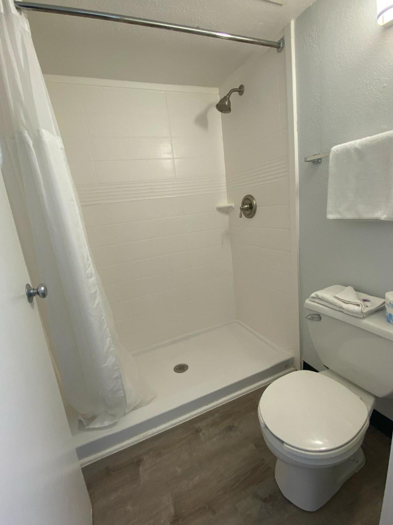 Motel 6-Windsor Locks, Ct - Hartford Eksteriør billede