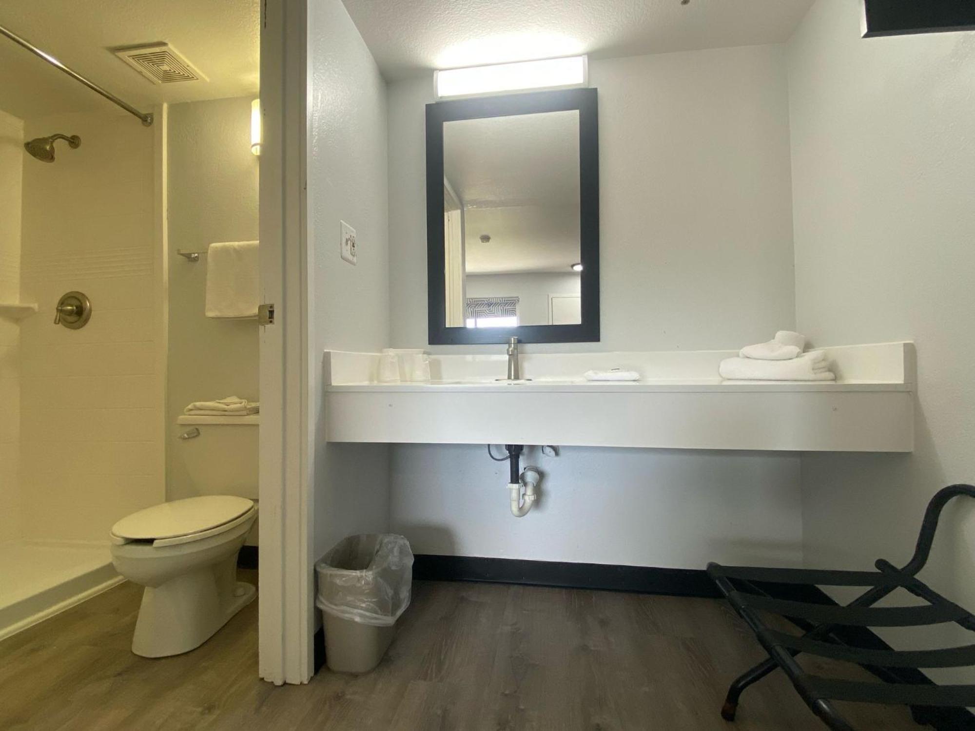 Motel 6-Windsor Locks, Ct - Hartford Eksteriør billede