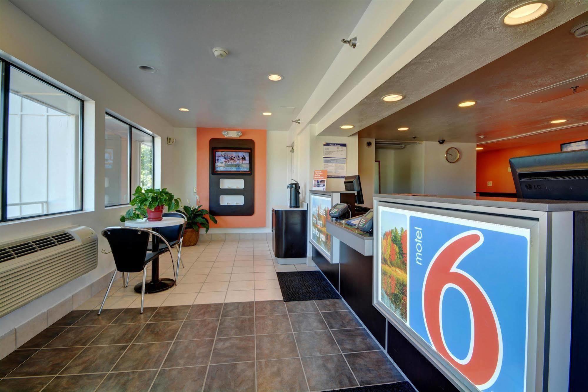 Motel 6-Windsor Locks, Ct - Hartford Eksteriør billede