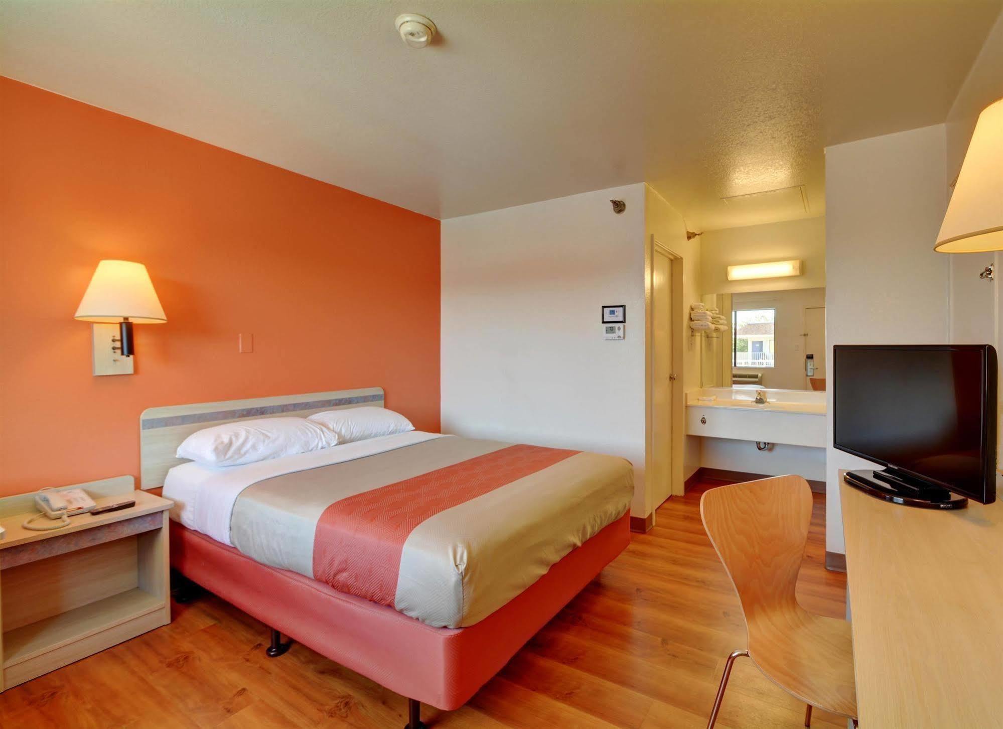 Motel 6-Windsor Locks, Ct - Hartford Eksteriør billede
