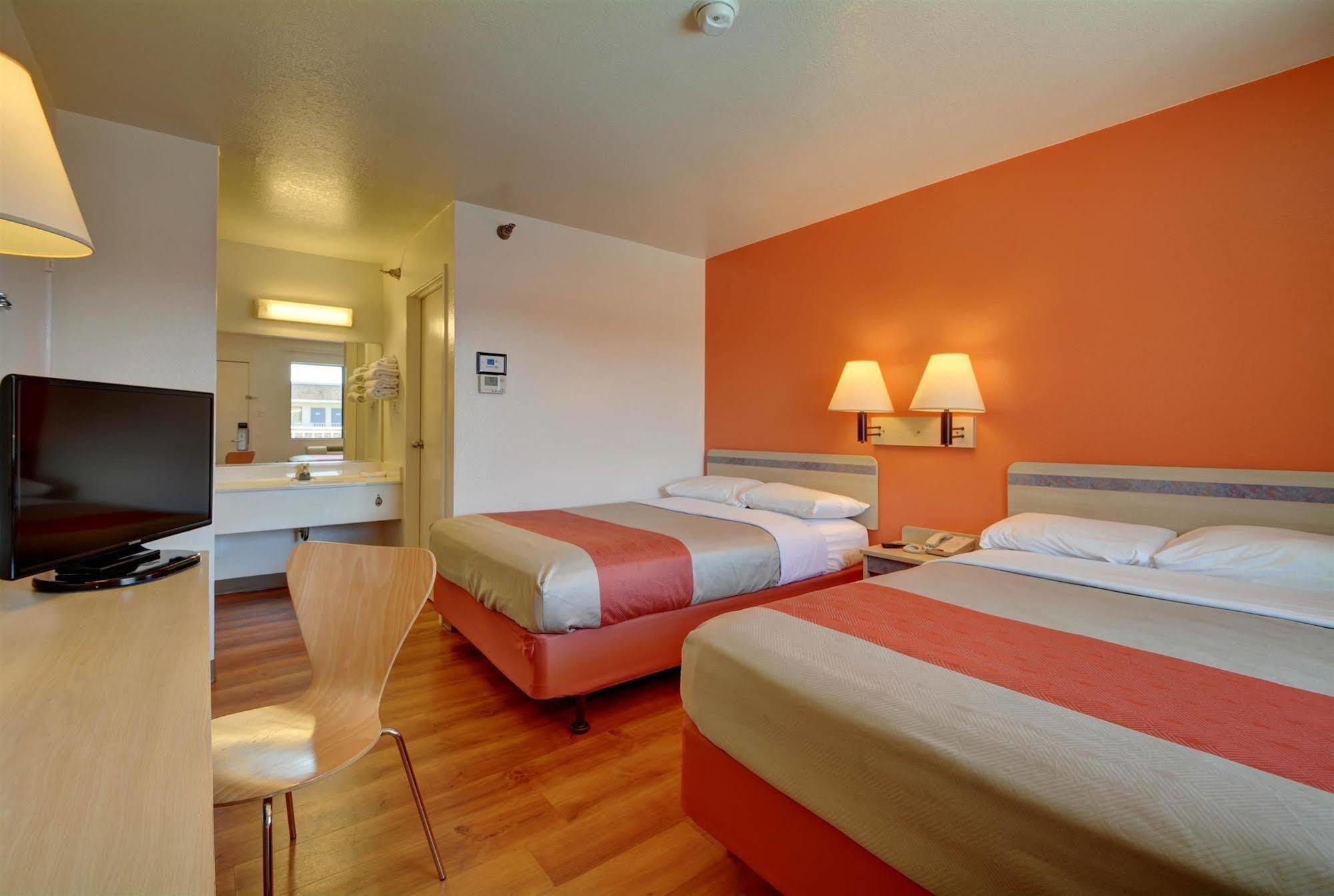 Motel 6-Windsor Locks, Ct - Hartford Eksteriør billede