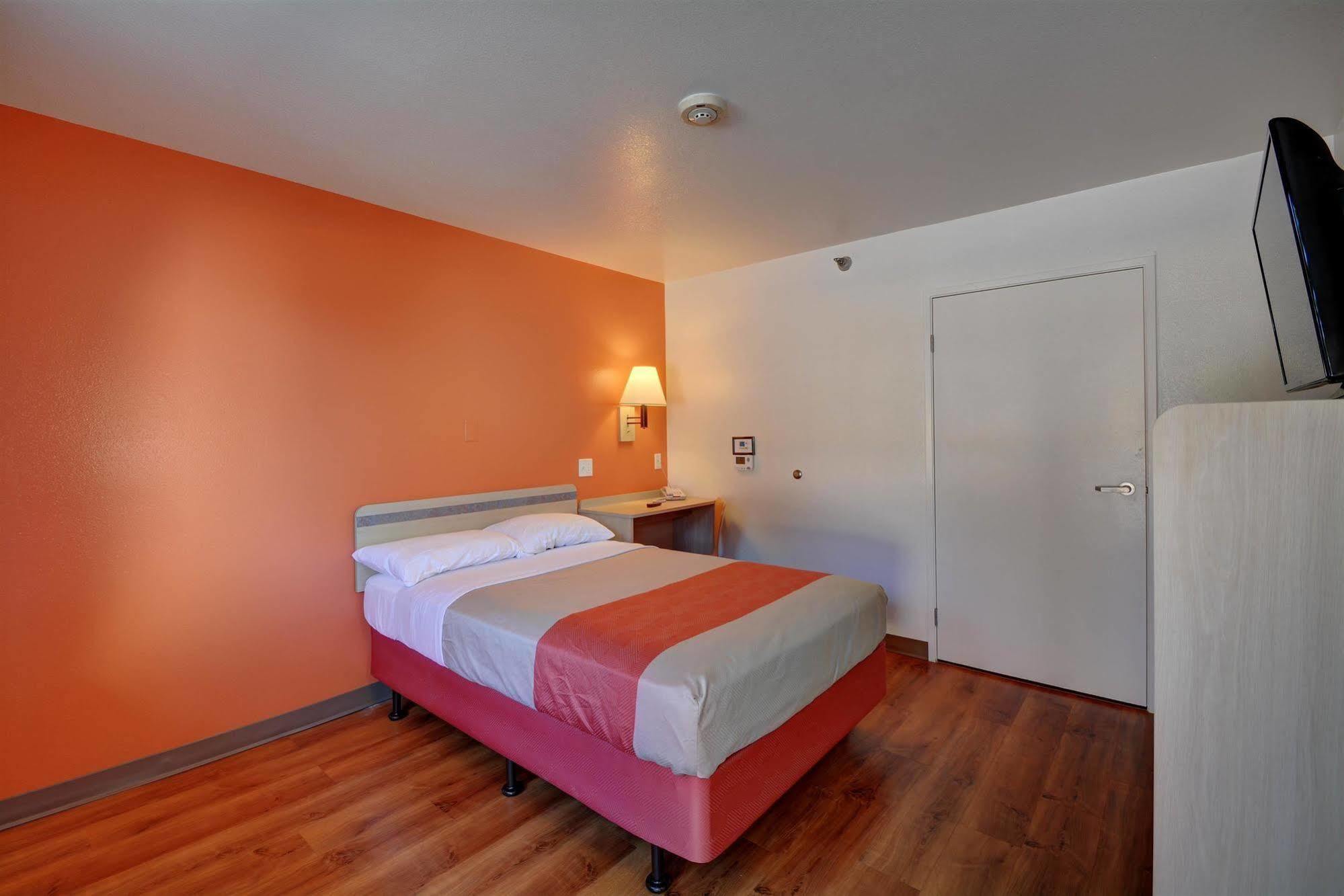 Motel 6-Windsor Locks, Ct - Hartford Eksteriør billede