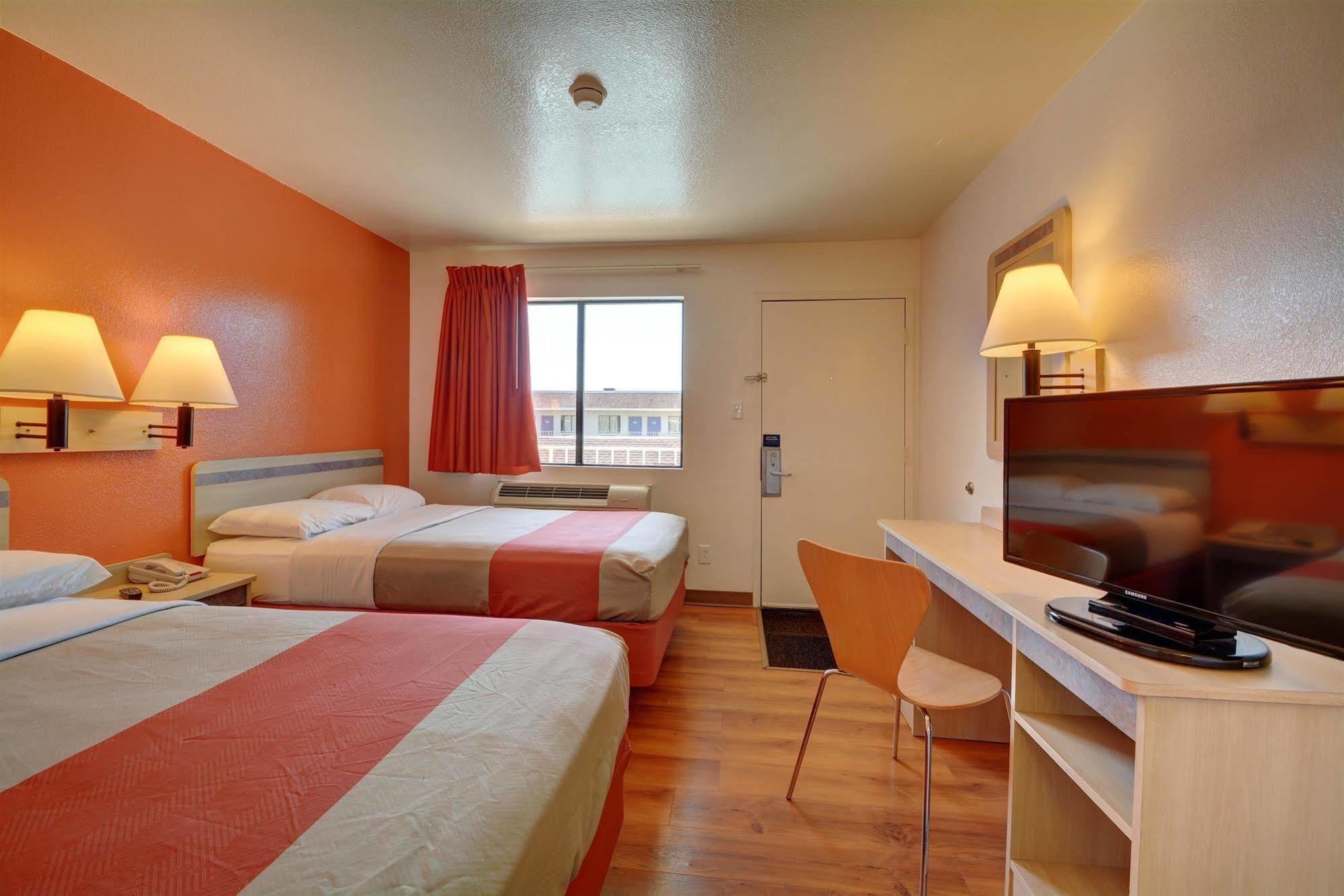 Motel 6-Windsor Locks, Ct - Hartford Eksteriør billede
