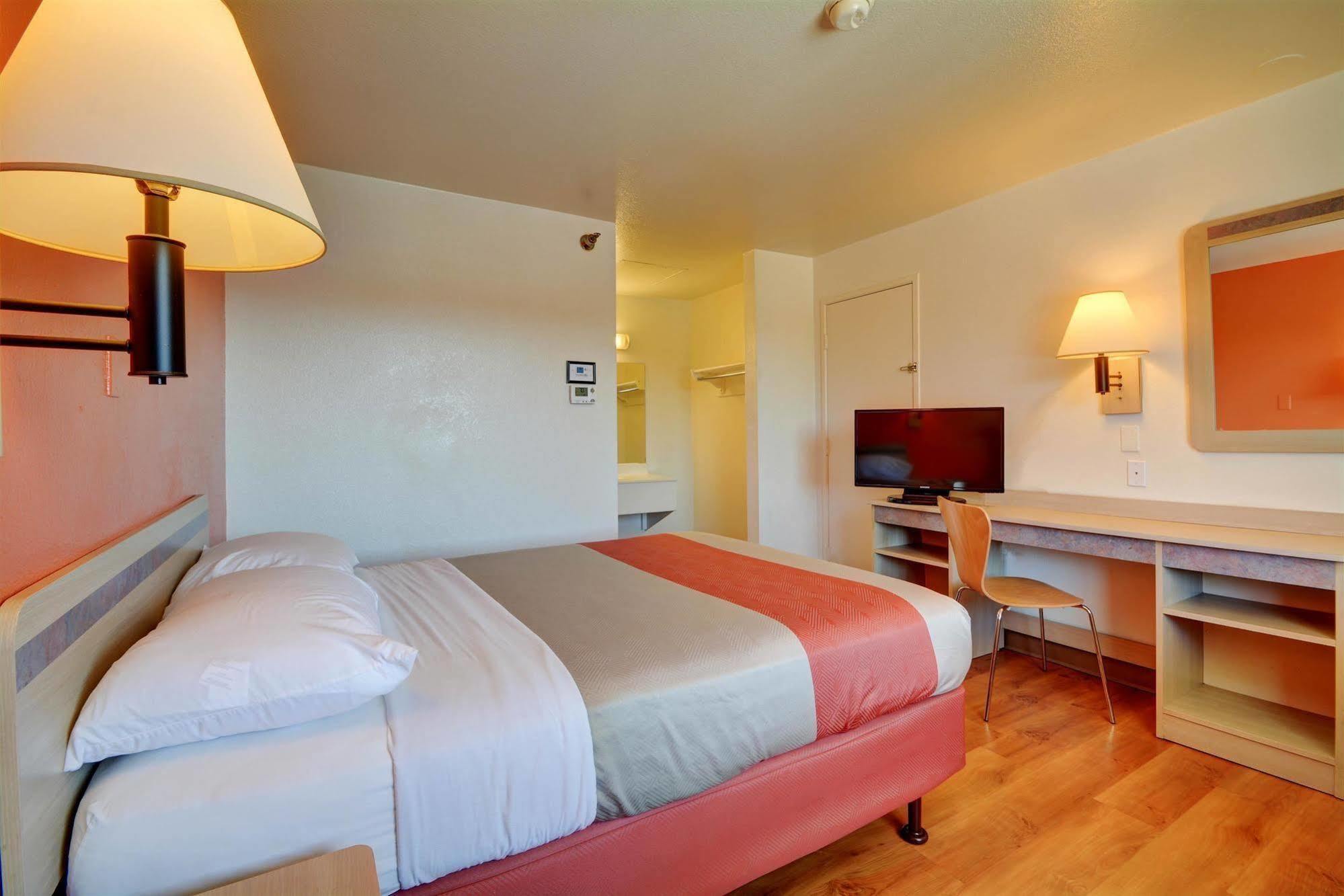 Motel 6-Windsor Locks, Ct - Hartford Eksteriør billede