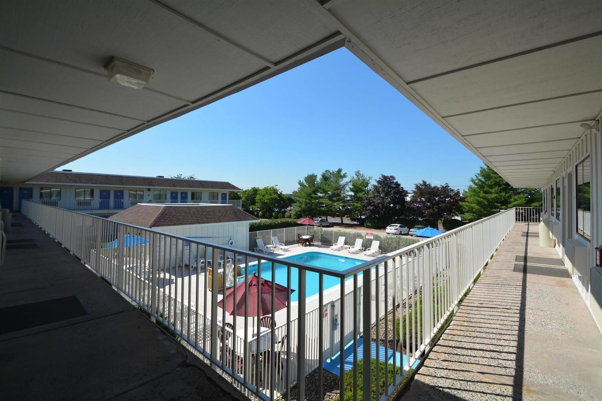 Motel 6-Windsor Locks, Ct - Hartford Eksteriør billede