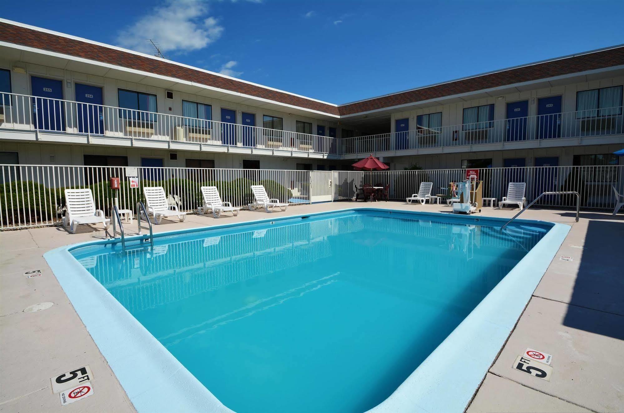 Motel 6-Windsor Locks, Ct - Hartford Eksteriør billede